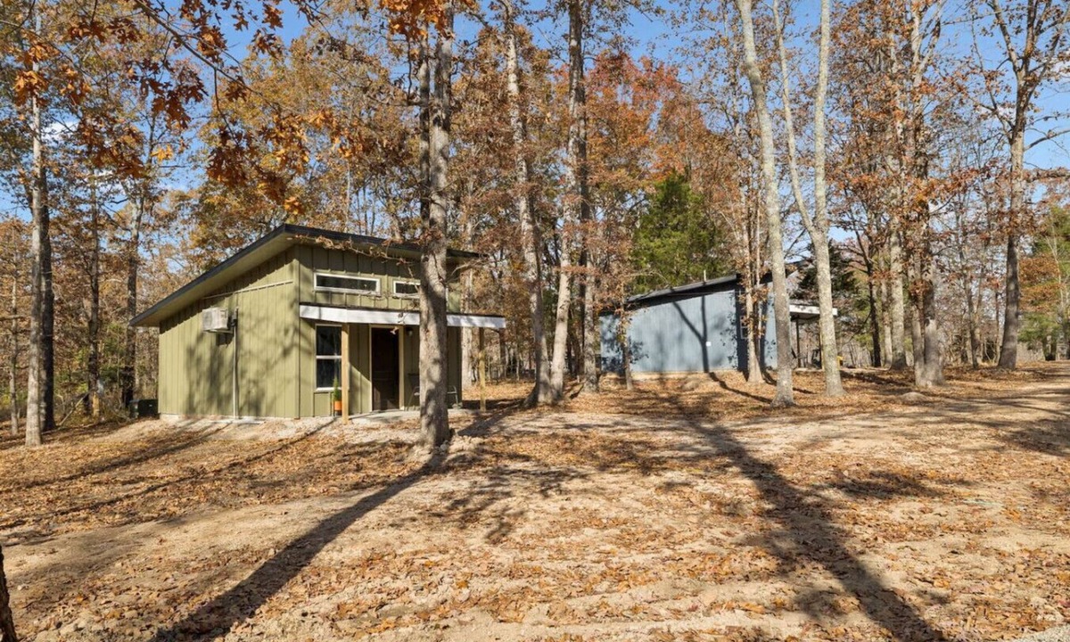 Lewis County Cabin | Cabins off the Trace: Cabin 8