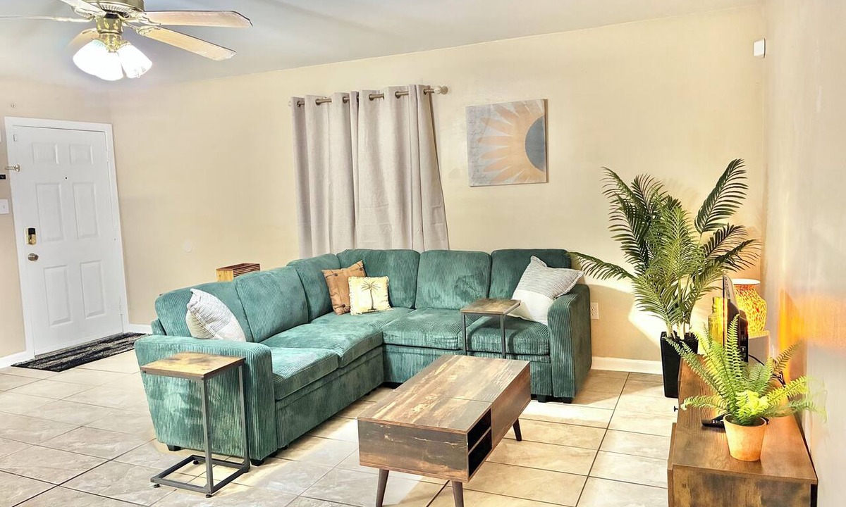 Houma Condo | Cajun Cuisine. Short drive to New Orleans. French Quarter. DATE NIGHT vibe!