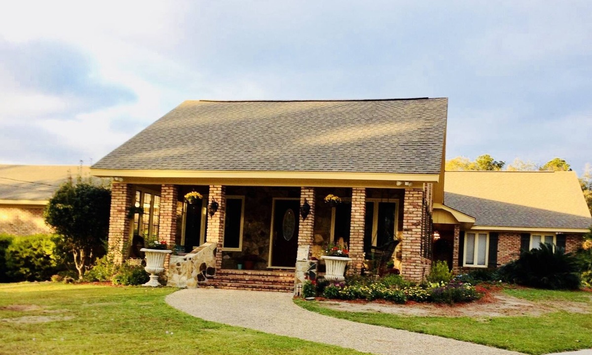 Hattiesburg House | Camellia Hills Estate, a delicious taste of the old south.