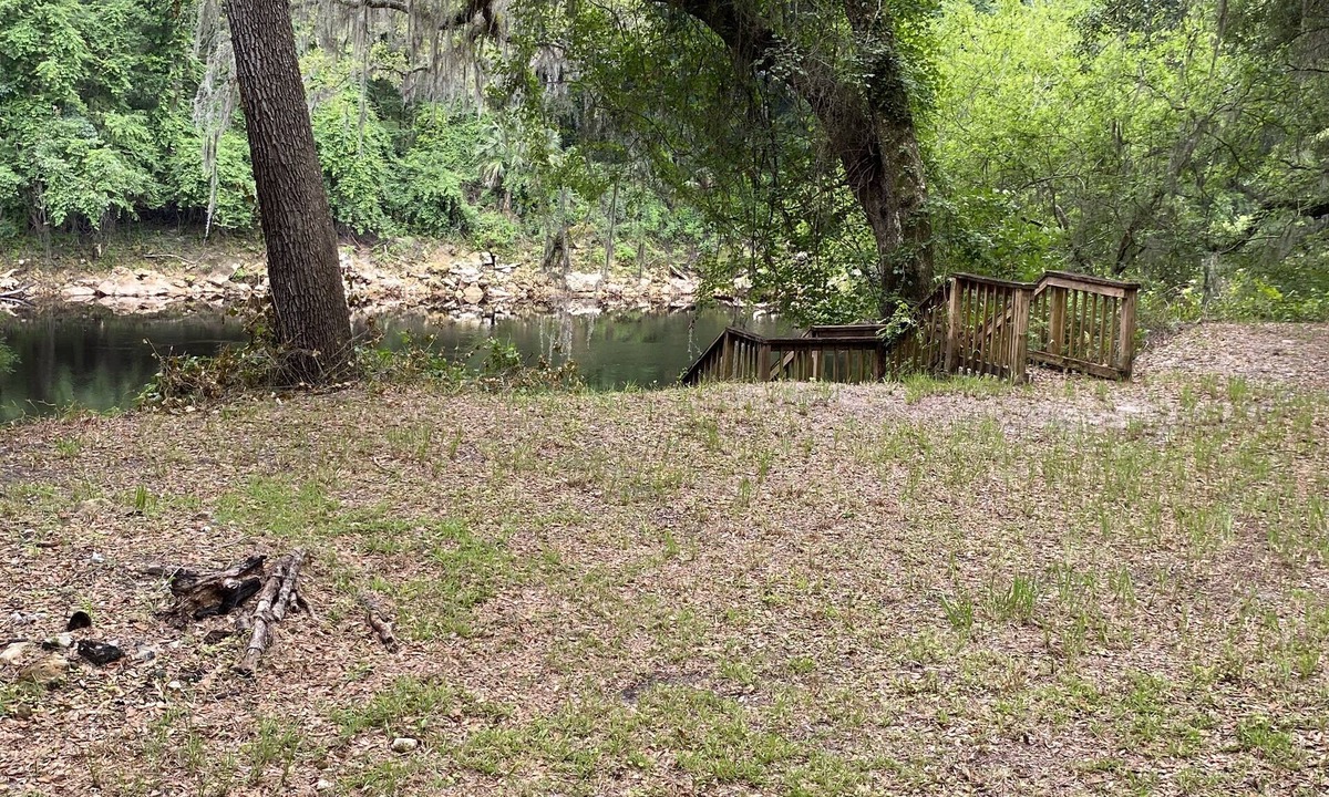 Dowling Park RV Rental | Campsite is locate on the suwannee river. Has power, water and RV hook up!