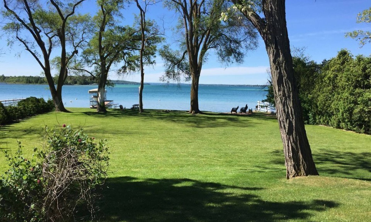 Rapid City House | Caribbean-Blue Elk Lake Escape Remodeled 6BR Waterfront Retreat.