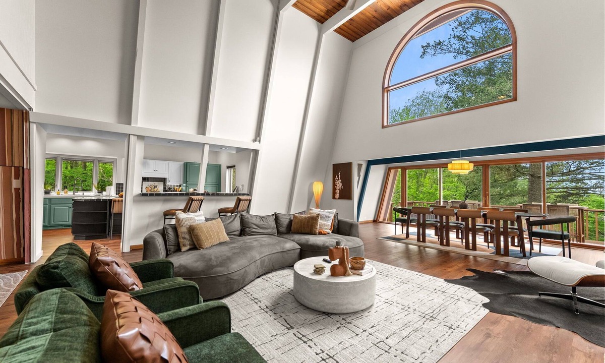 Bellaire House | Cedarcrest Hideaway-Hot Tub~Theater~Game Room~Firepit