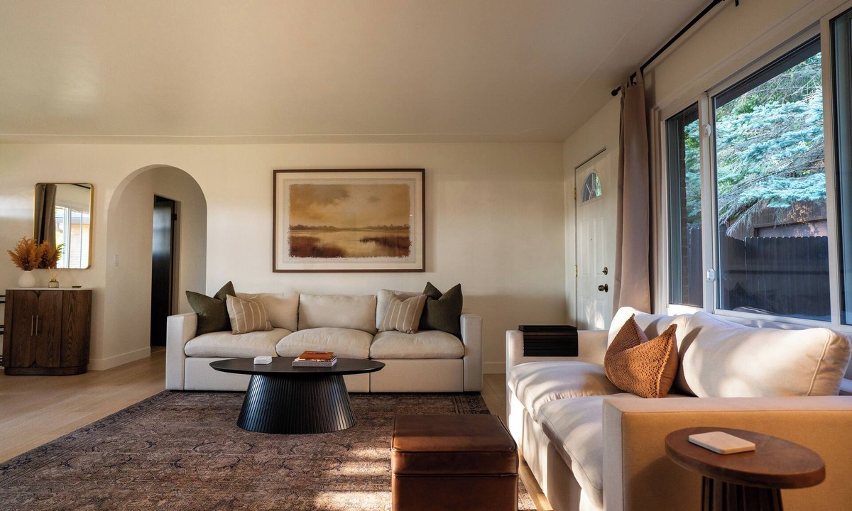 Midland House | Central Park Mid-Century Modern Dream