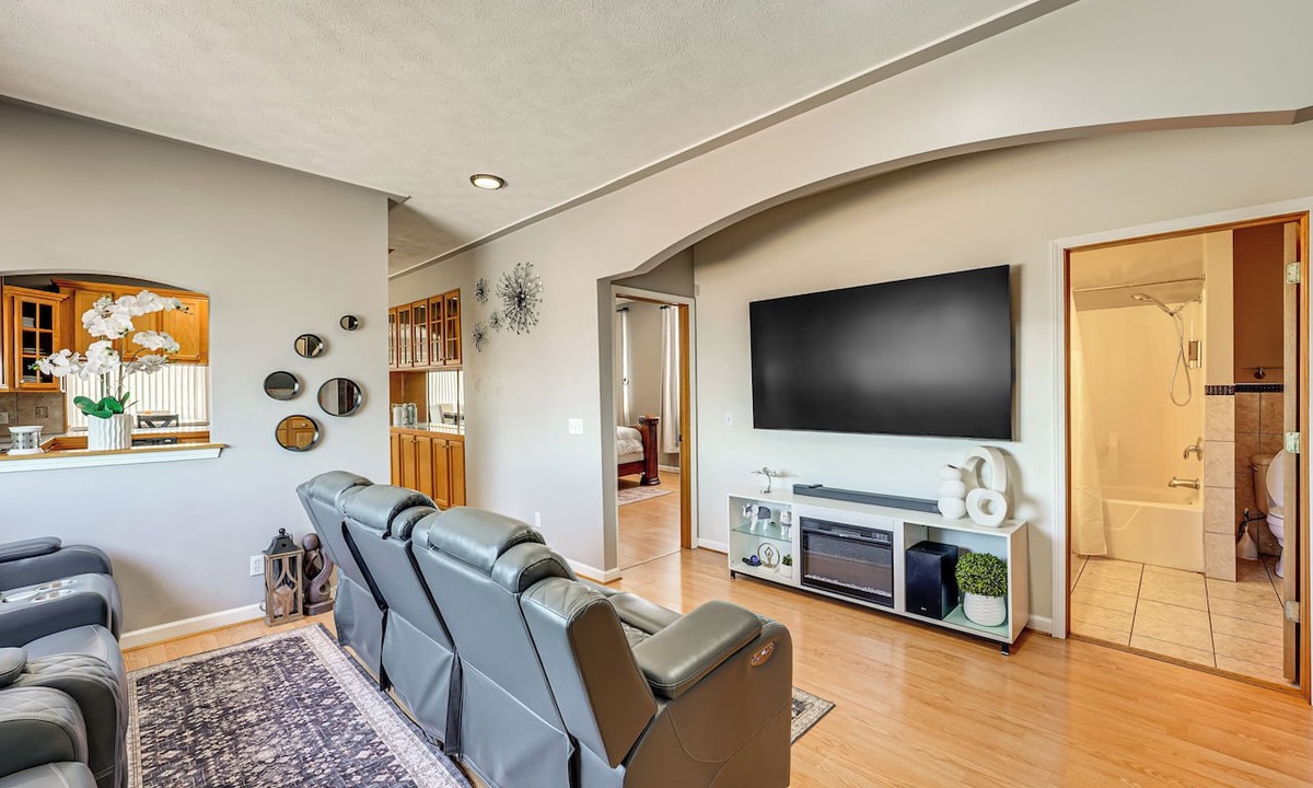 Comstock Park Condo | Centrally Located Condo Near Dtwn Grand Rapids