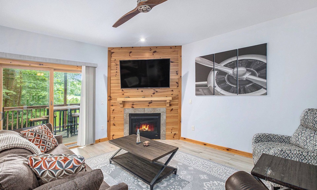 Bellaire Condo | Centrally Located 2 Bedroom 2 Bath Condo at Schuss Mountain on 2nd Tee Box!