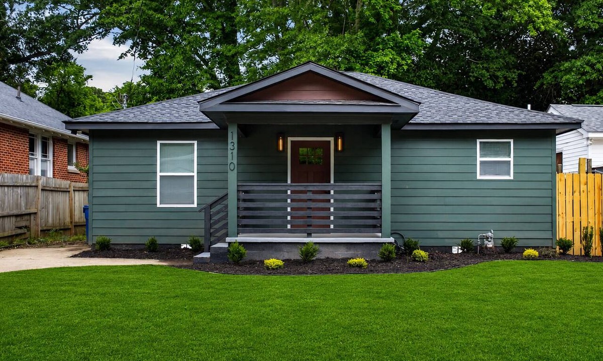 East Point House | Charming 3-bedroom home close to ATL Airport