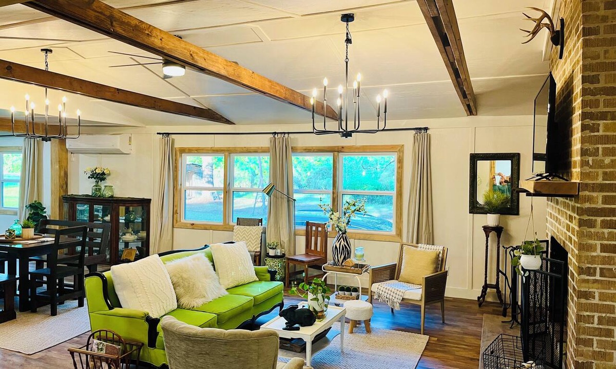 Jones House | Charming 3-bedroom house in the country with all the amenities of home.