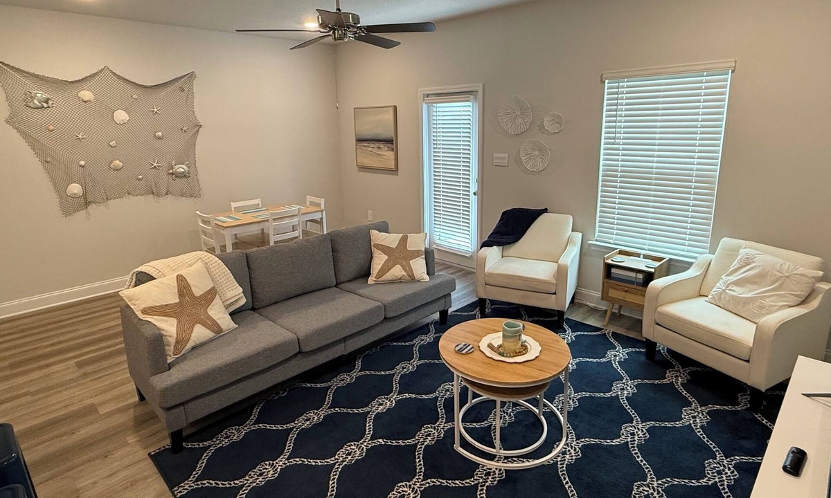 Gulfport House | Charming 3-bedroom townhome in Gulfport, central location, WiFi, in home laundry