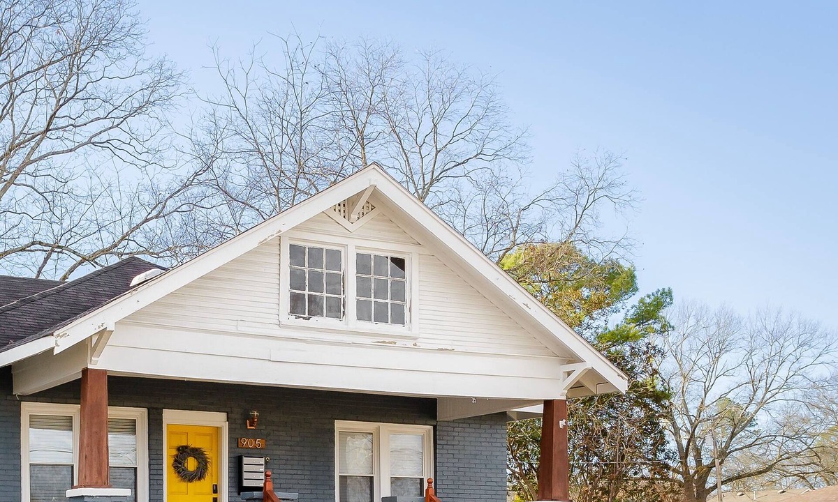 North Florence House | Charming 4-bedroom 3bath house in terrific Florence with WiFi, AC