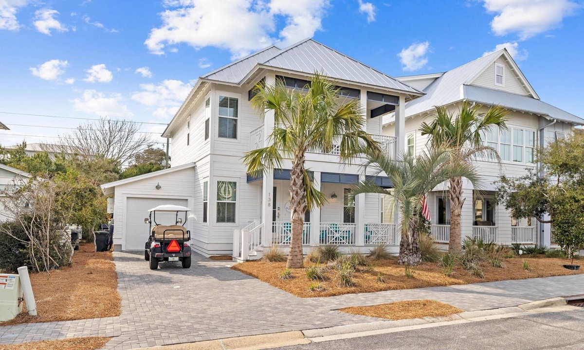 Lakeside at Blue Mountain Beach House | Charming Blue Mountain Beach Home w/6-Seater LSV & Community Pool