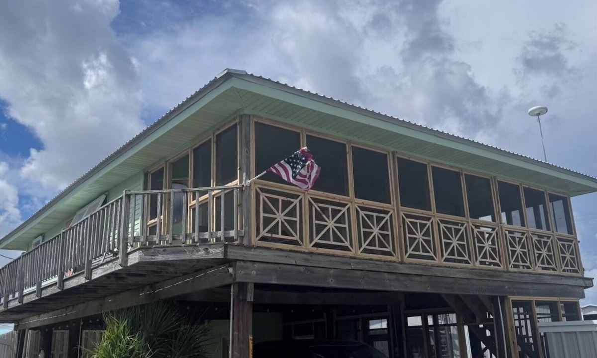 Cypremort Point House | Charming fishing camp 3 bed room WiFi, AC in Cypremort Point. Boat launch & Dock