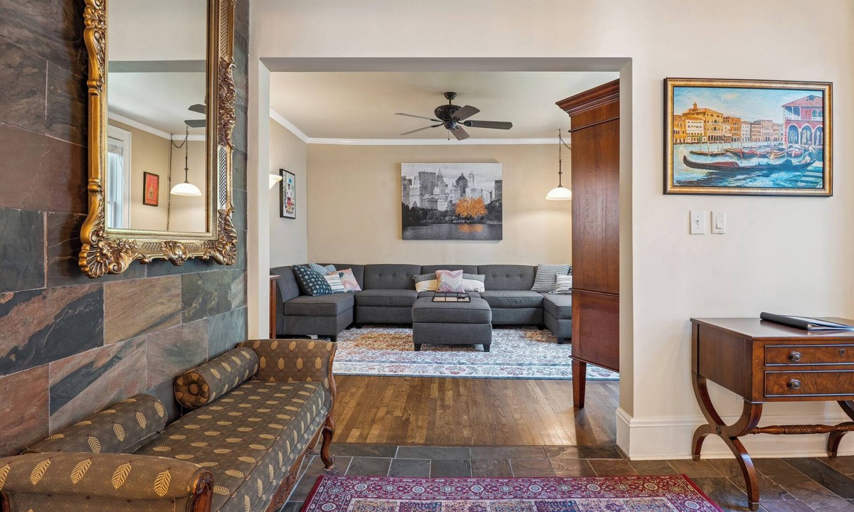 Midtown House | Charming historic 2 BR/2BA + Loft unit in a triplex near Piedmont Park/Beltline