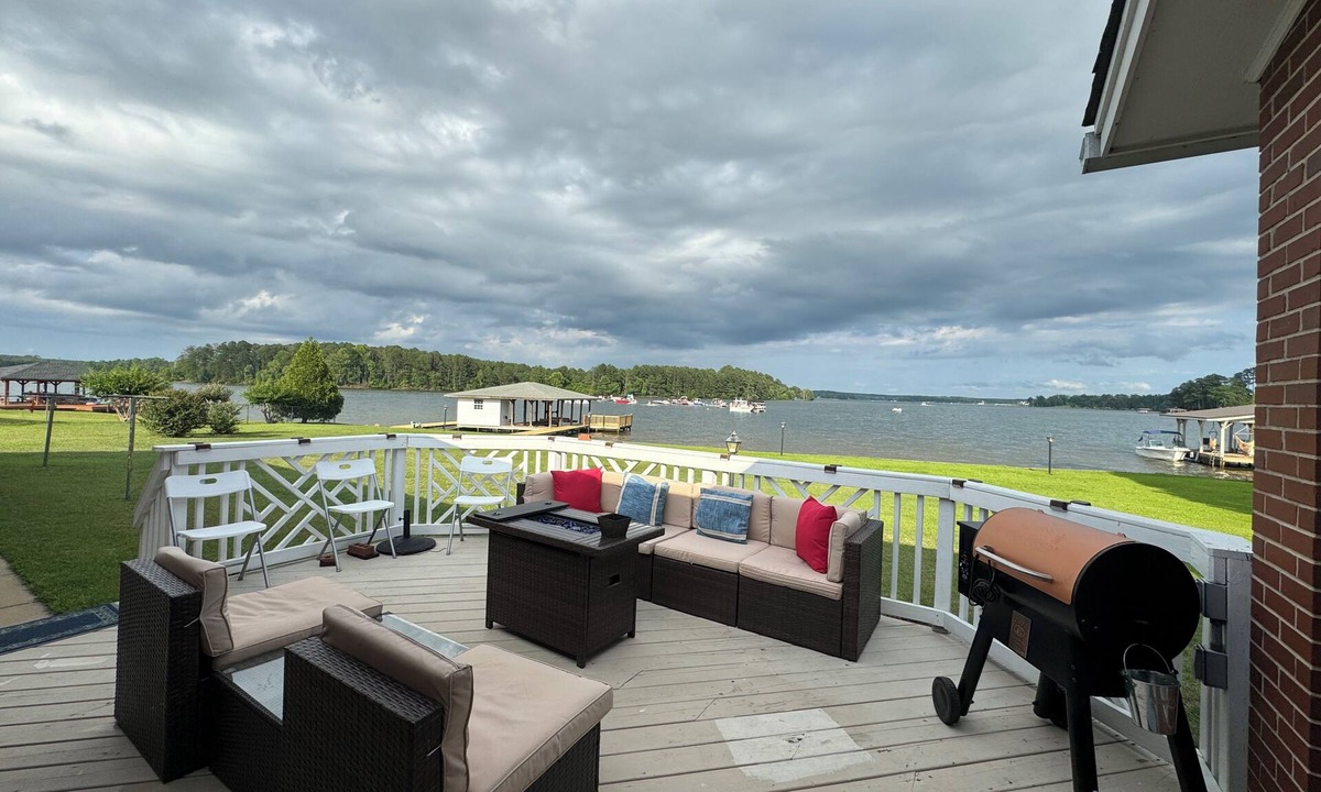 Milledgeville House | Charming Lake Sinclair Retreat