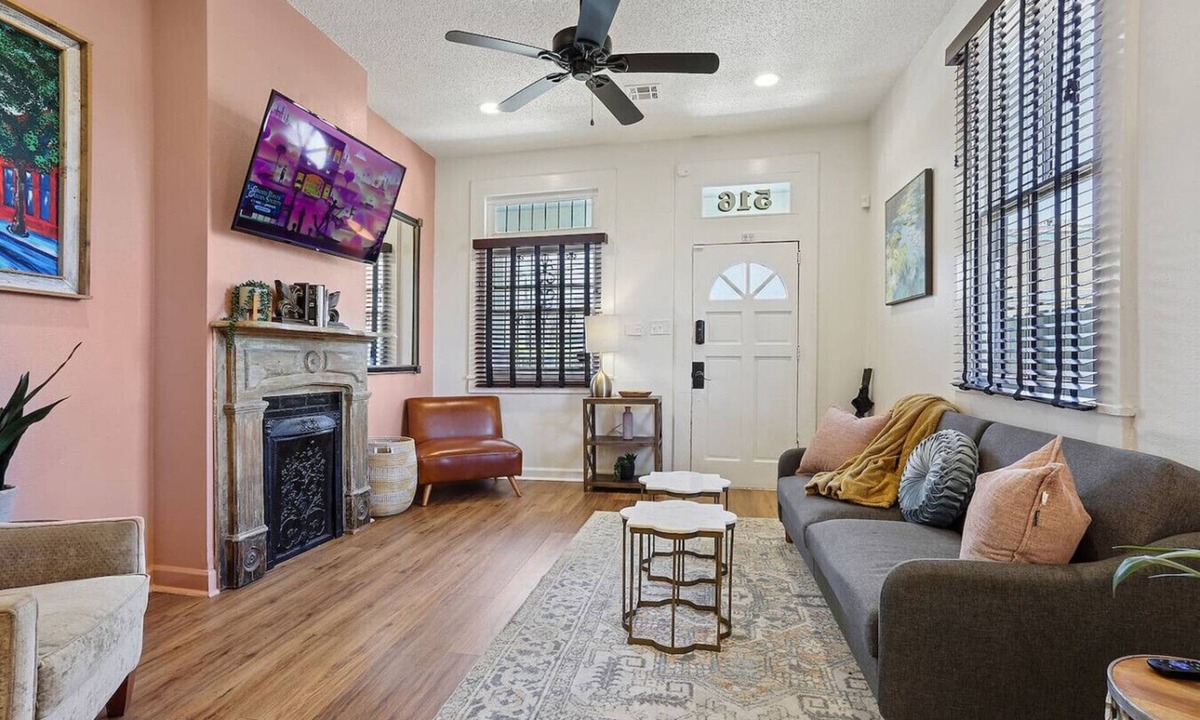 Tulane - Gravier House | Charming NOLA Retreat 4 Blocks to Streetcar