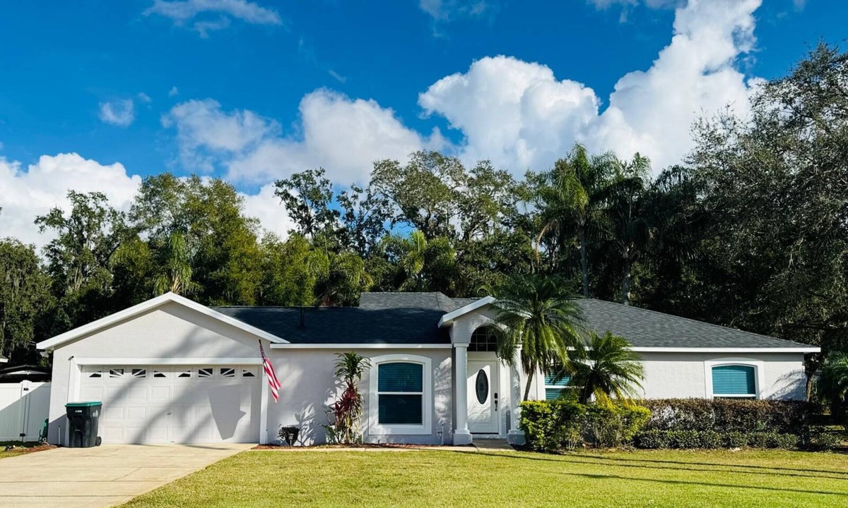 Pine Castle House | Charming pool house with 3-bedrooms with WiFi, AC in delightful Orlando location