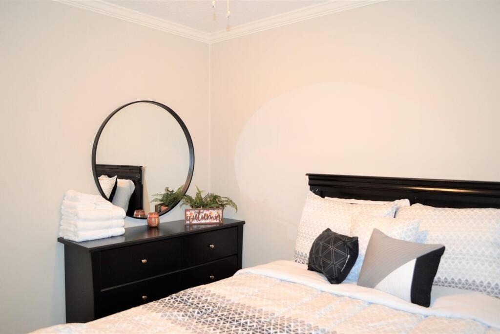 Hattiesburg House | CHATEAUX MAGNOLIA - SMART HOME, W/ BBQ+CORNHOLE!