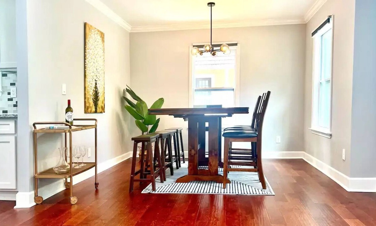 Sylvan Hills Apartment | City Home with Forest Views, 7 mins from airport