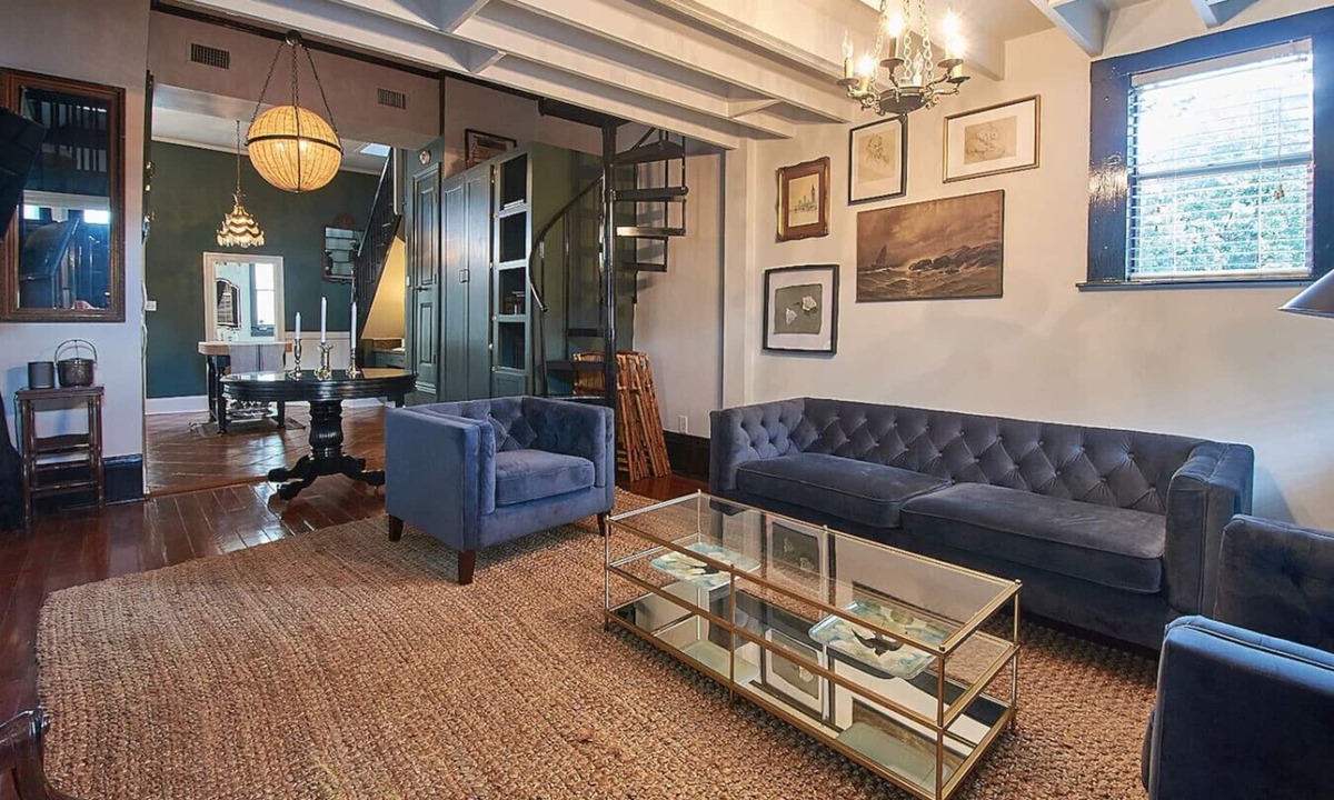 Faubourg Delachaise House | Classic New Orleans Camelback right off Magazine!