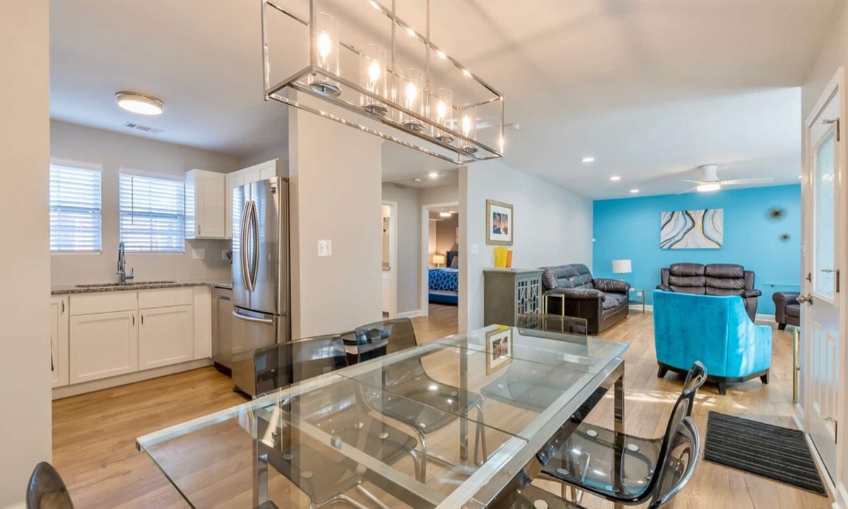 West End House | Close to Downtown, Modern 3 BR w/Driveway