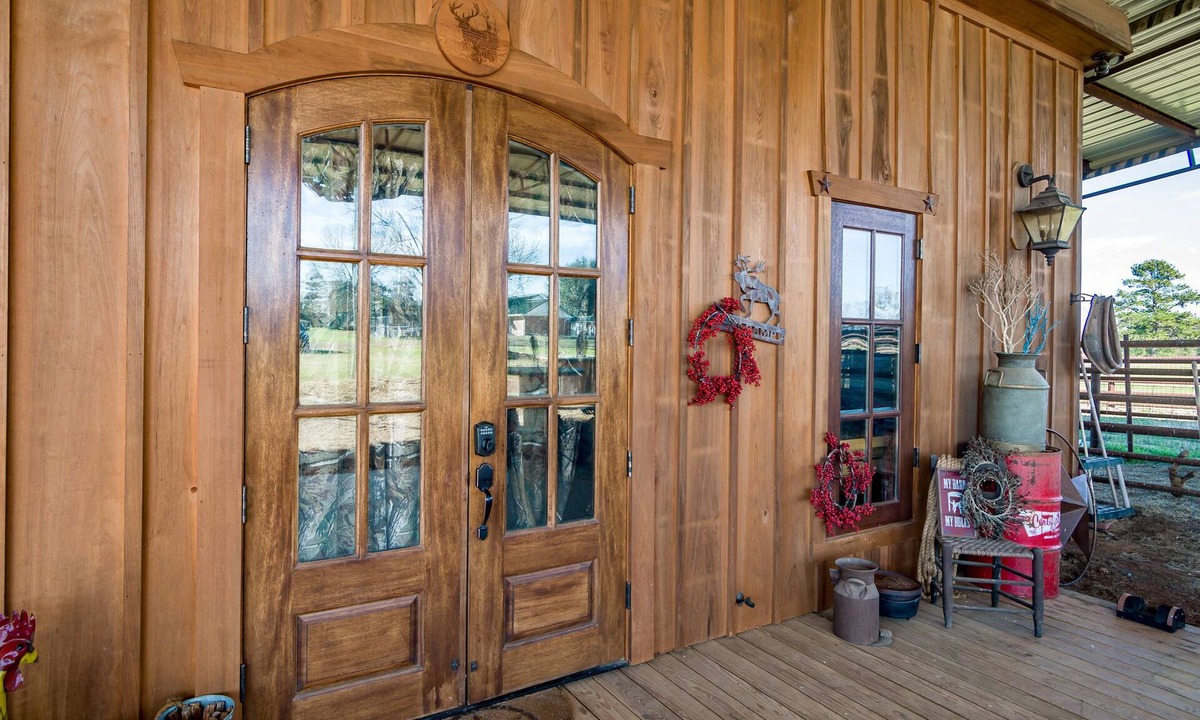 Keatchie Cabin | Come To The Country To Get Away From It All.