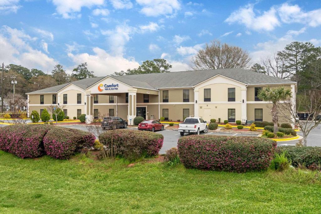Griffin Hotel | Comfort Inn & Suites Griffin North