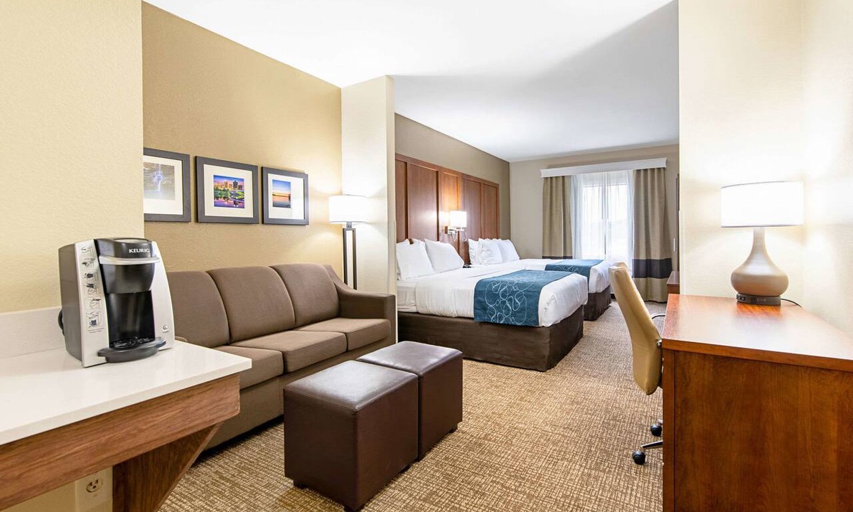 Pine Bluff Hotel | Comfort Inn & Suites Pine Bluff