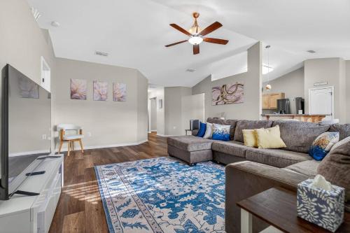 Bagdad House | Comfortable 3BR for Families Near Blackwater