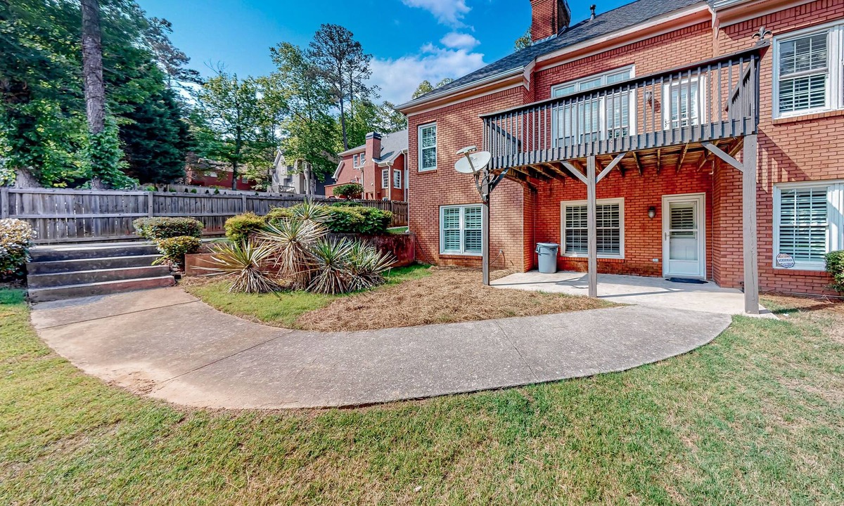 East Point Apartment | Comfortable apartment with an in-home theater, jetted tub, & AC - dogs ok