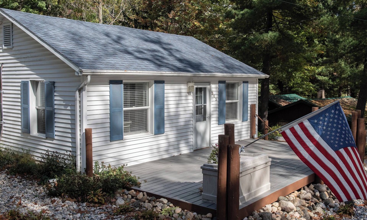 Harrison Cottage | Comfy Cottage! A comfy home away from home!