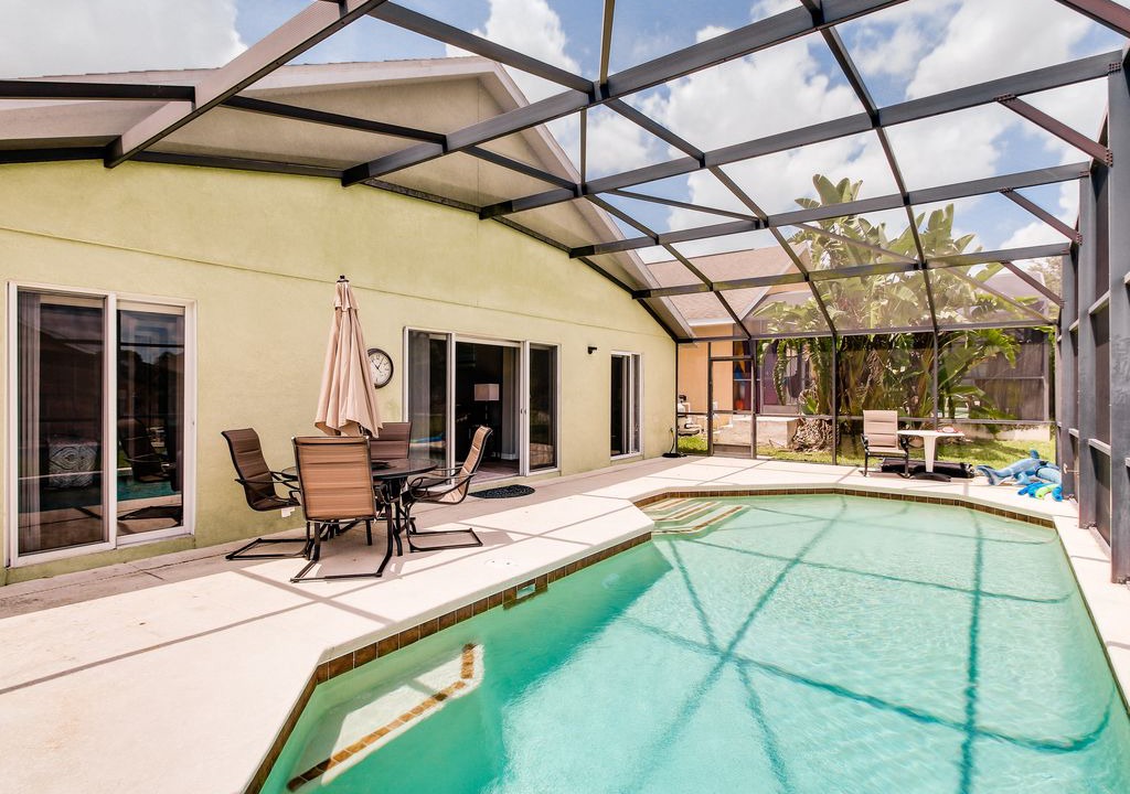 Vizcay House | Contemporary family retreat, private pool close to Disney World & theme parks