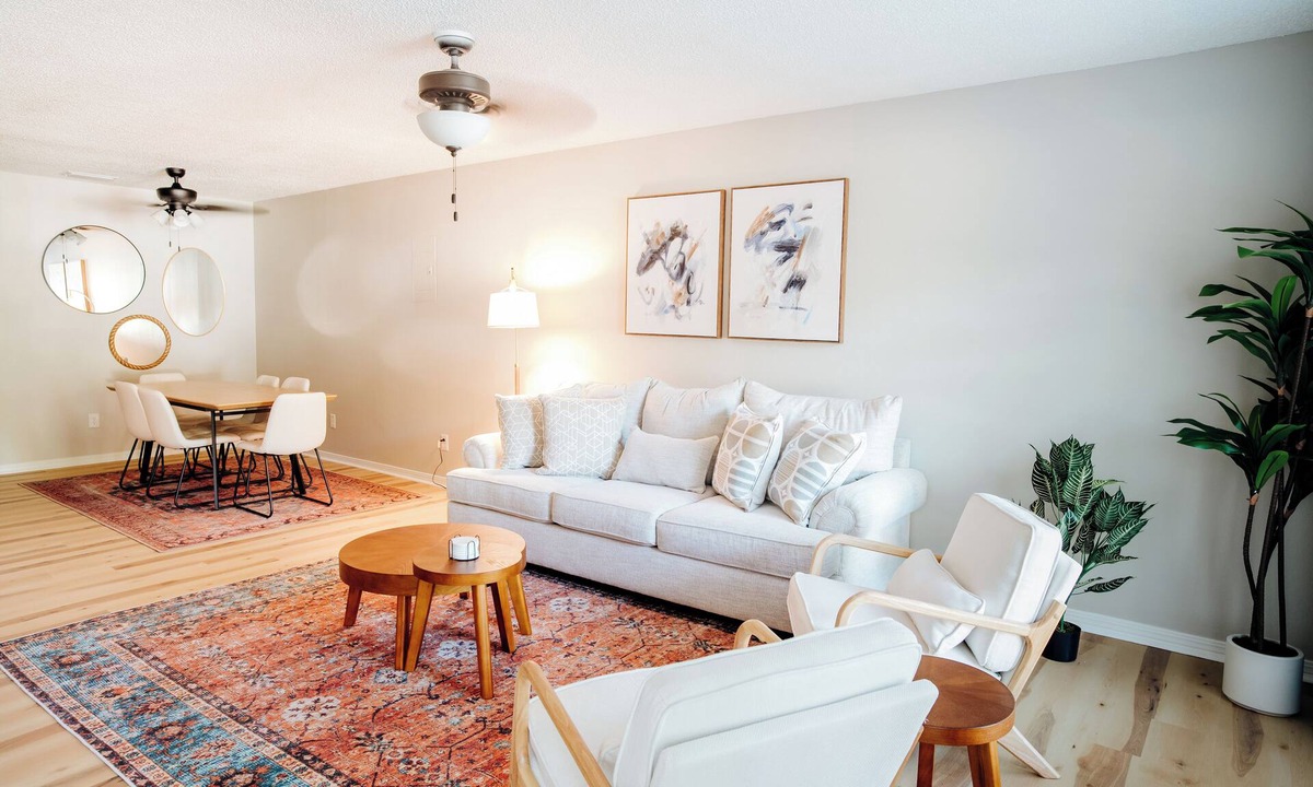 Mobile Apartment | Convenient 2BR Escape | Easy Walk to MOB