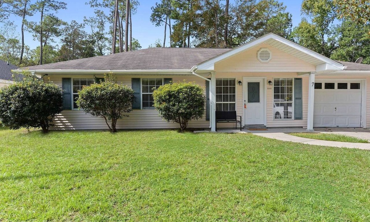 Diamondhead House | Cottage in Diamondhead