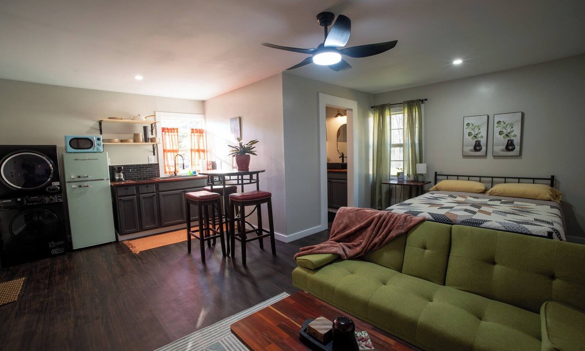 Starkville Cottage | Cottage Nestled in Nature