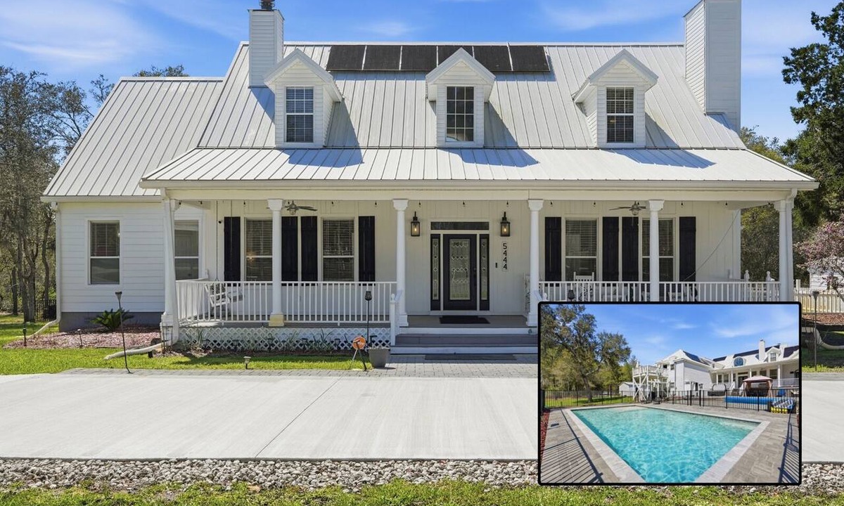 De Leon Springs House | Country Estate w/6 bedrooms, 5.5 baths, POOL, HOT TUB, Volleyball Ct, Fire Pit