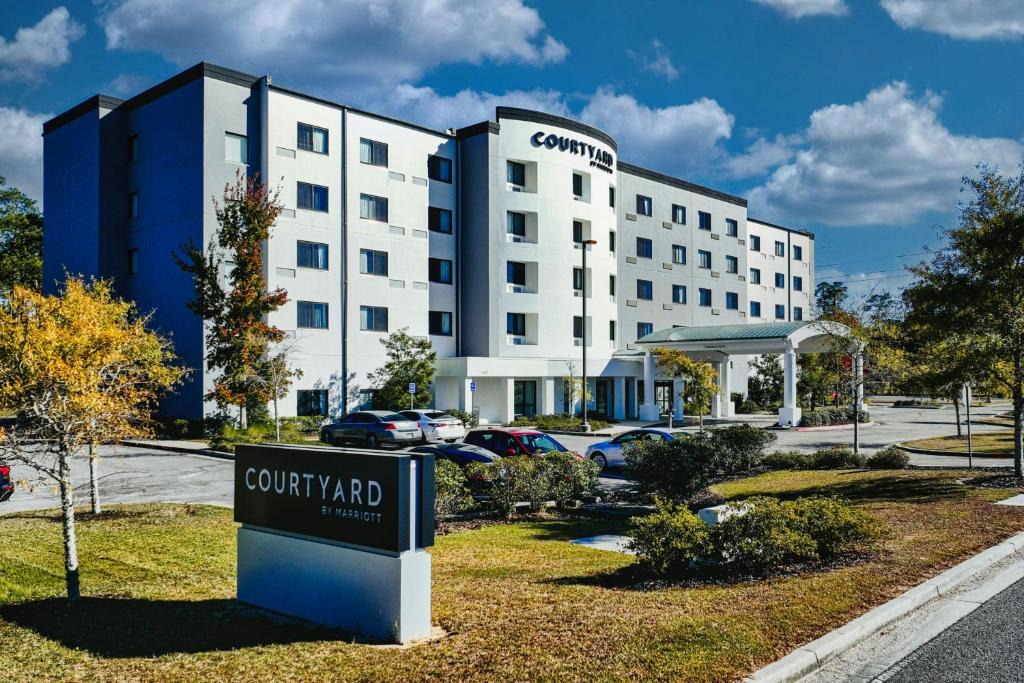 D'Iberville Hotel | Courtyard Biloxi North/D'Iberville