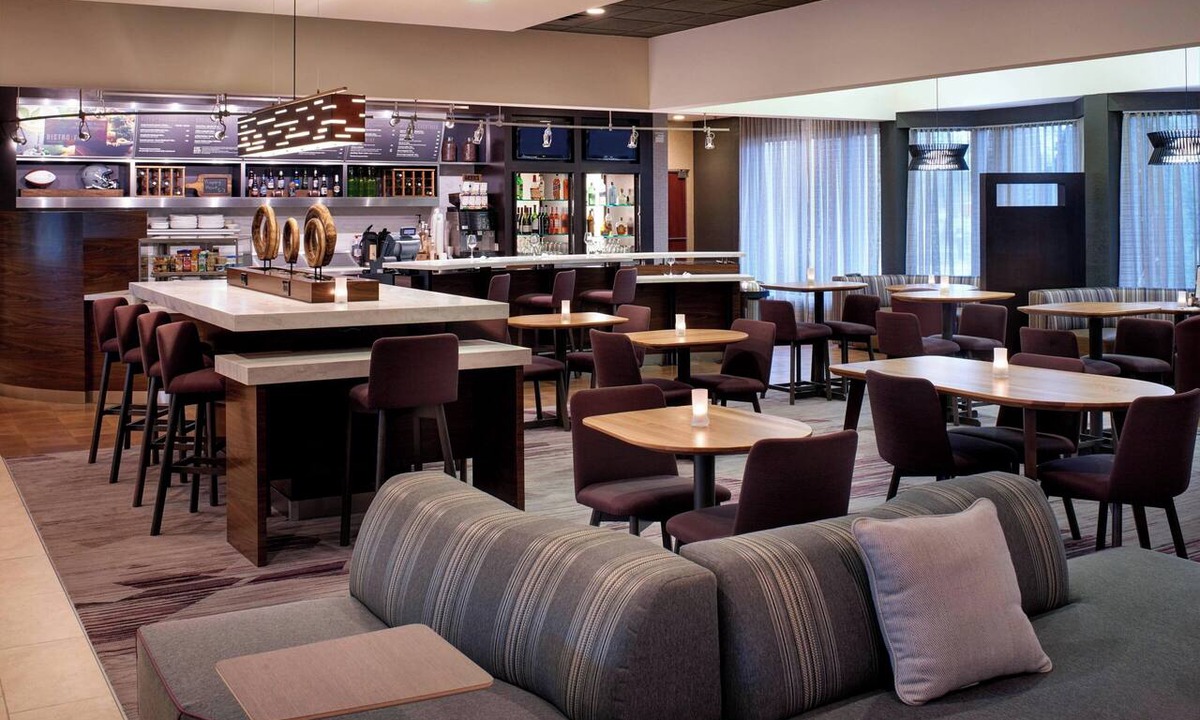 Romulus Hotel | Courtyard by Marriott Detroit Metropolitan Airport Romulus