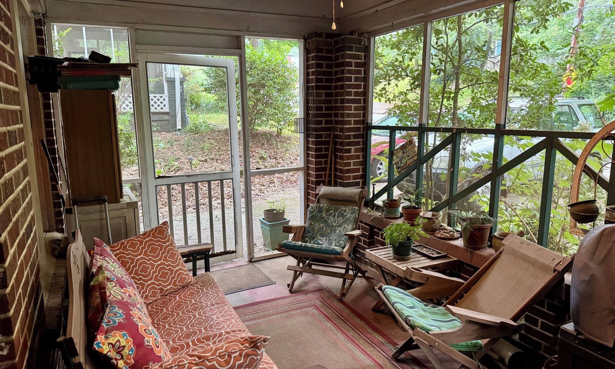 East Atlanta House | Cozy 1-bedroom bungalow in East Atlanta