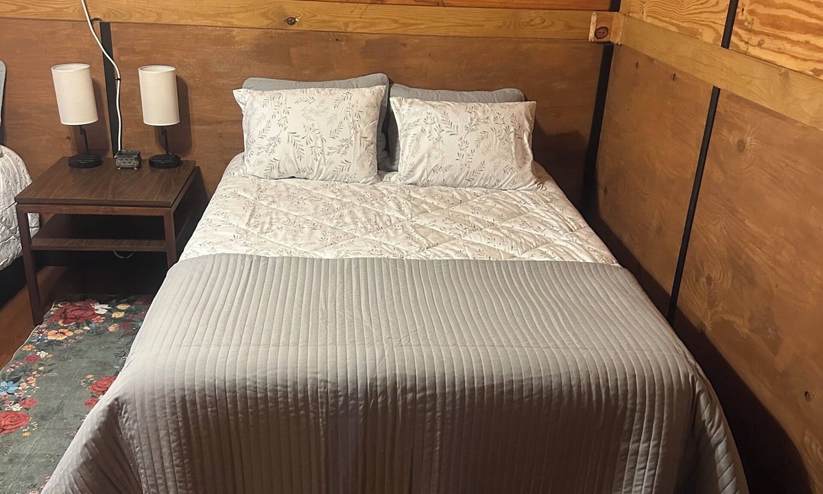 Evergreen Cabin | Cozy 1-bedroom cabin in Evergreen with AC