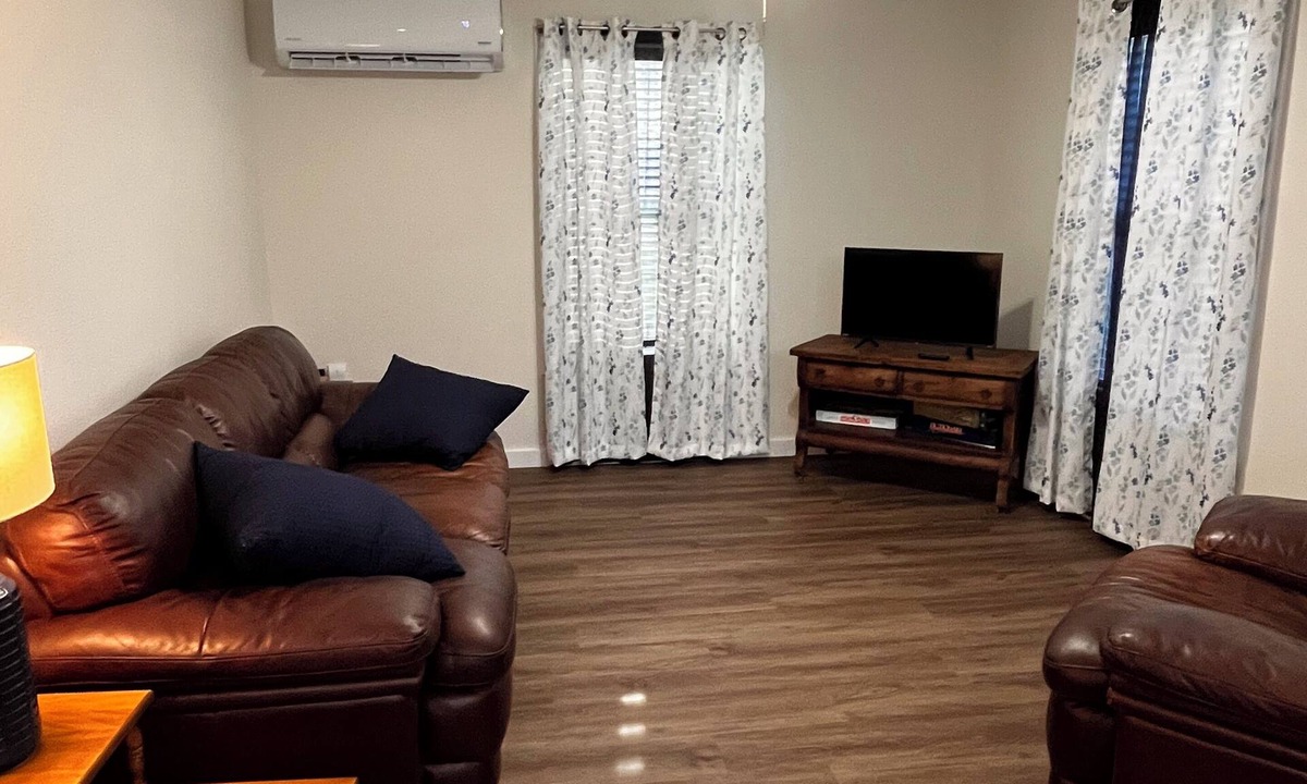 McNeill House | Cozy 1-bedroom house in serene Carriere with AC