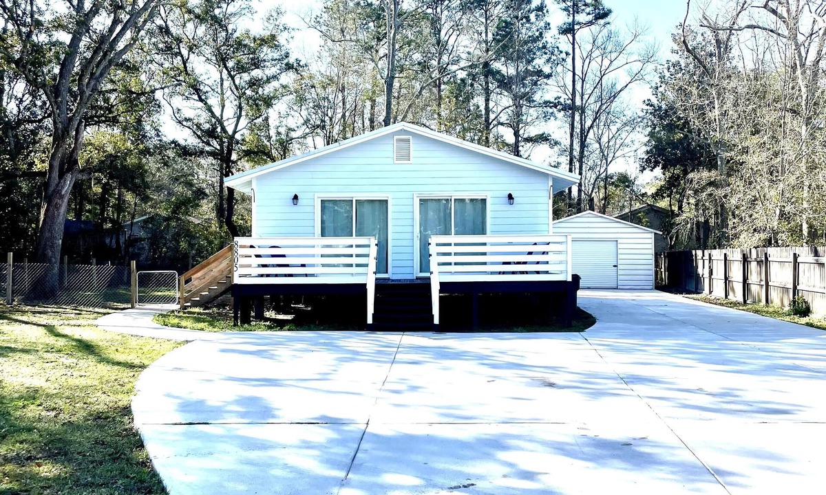 Gulf Park Estates Cottage | Cozy 2-bedroom 2 bath cottage in enjoyable Ocean Springs! Sleeps 4 guests.