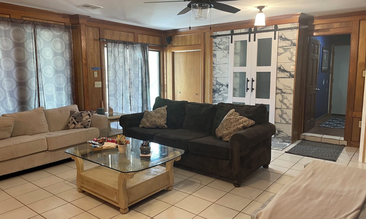 Bogalusa Apartment | Cozy 2 bedroom apt on Bateman lake.Getaway to the peace and quiet in the country
