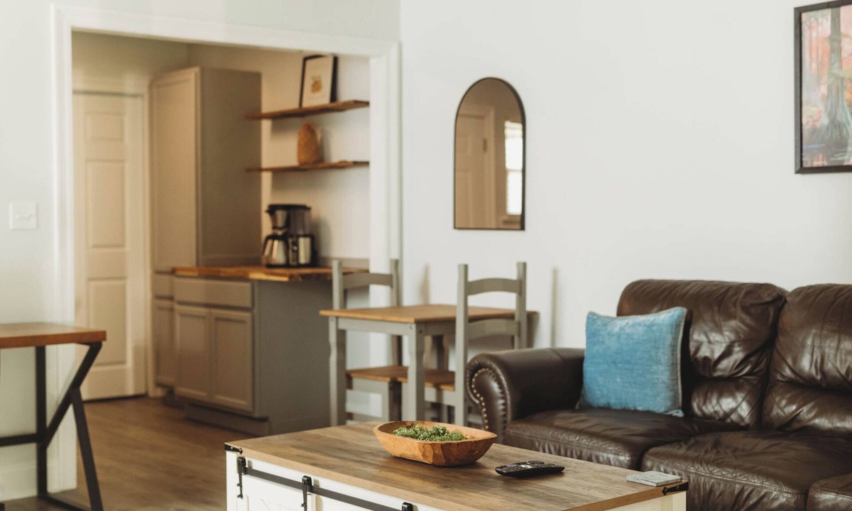 Covington Apartment | Cozy 2Bed 1Bath Property Near Downtown Covington and St. Tammany Hospital