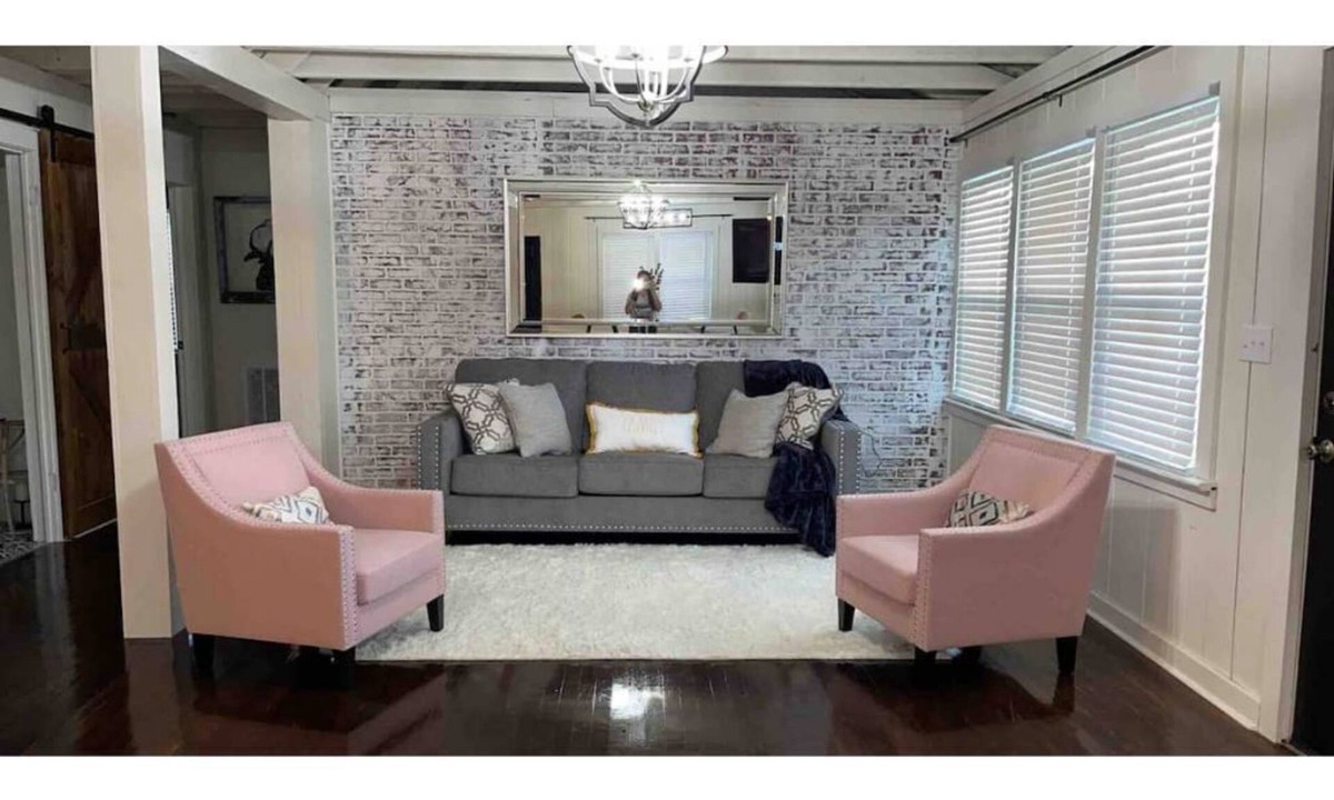 Kelly House | Cozy 2BR Cottage! Stay Near Restaurants & Golf