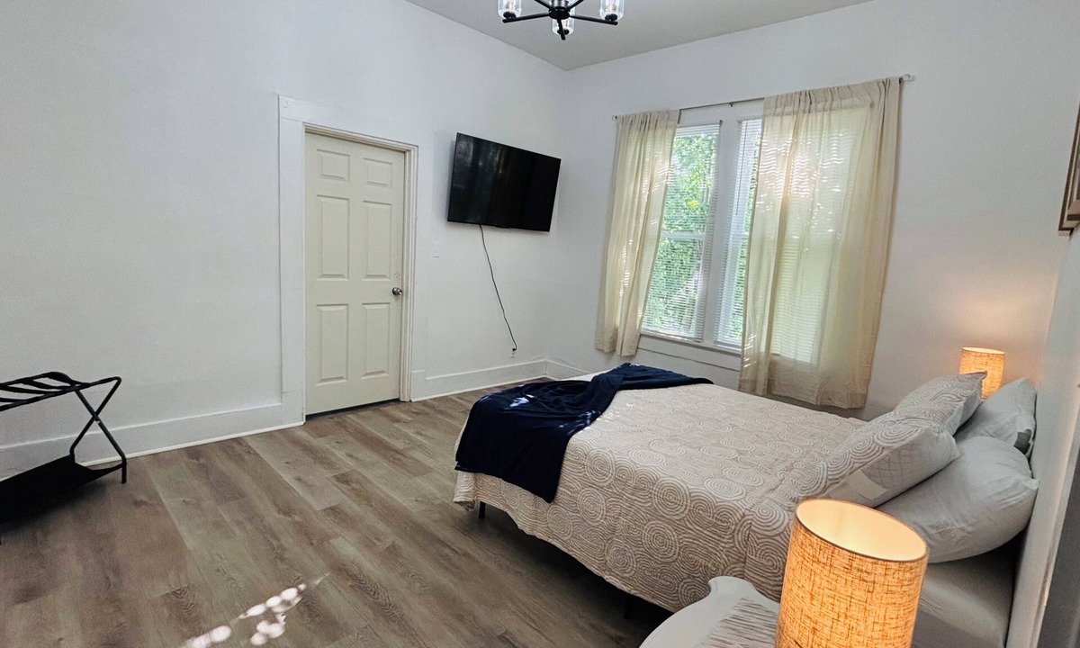 Highland Historic District Apartment | Cozy 2BR Retreat TVs in Every Room Streaming Included