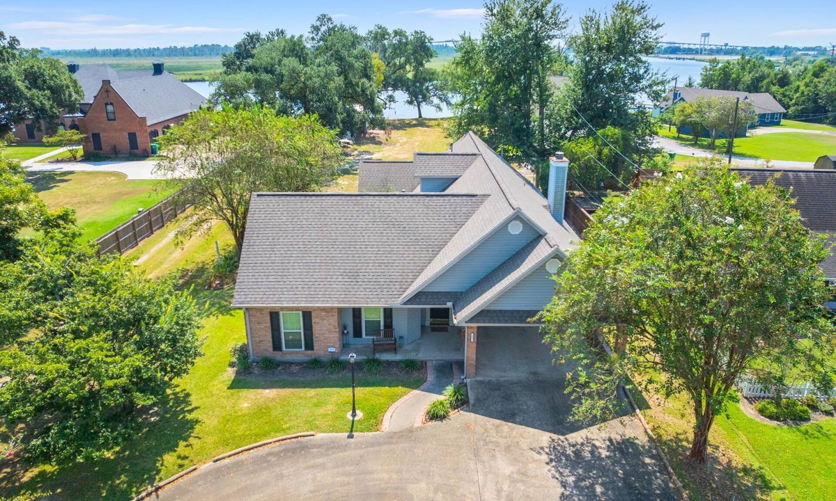 Westlake House | Cozy 3 BR Riverfront home in Westlake just minutes from downtown Lake Charles