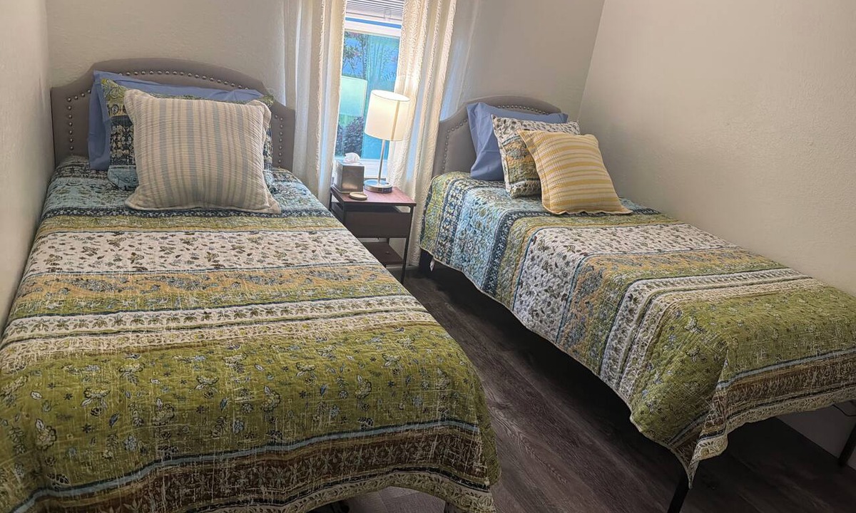 Fellowship House | Cozy and Chic 3 bedroom house close to WEC,OBS,HITS