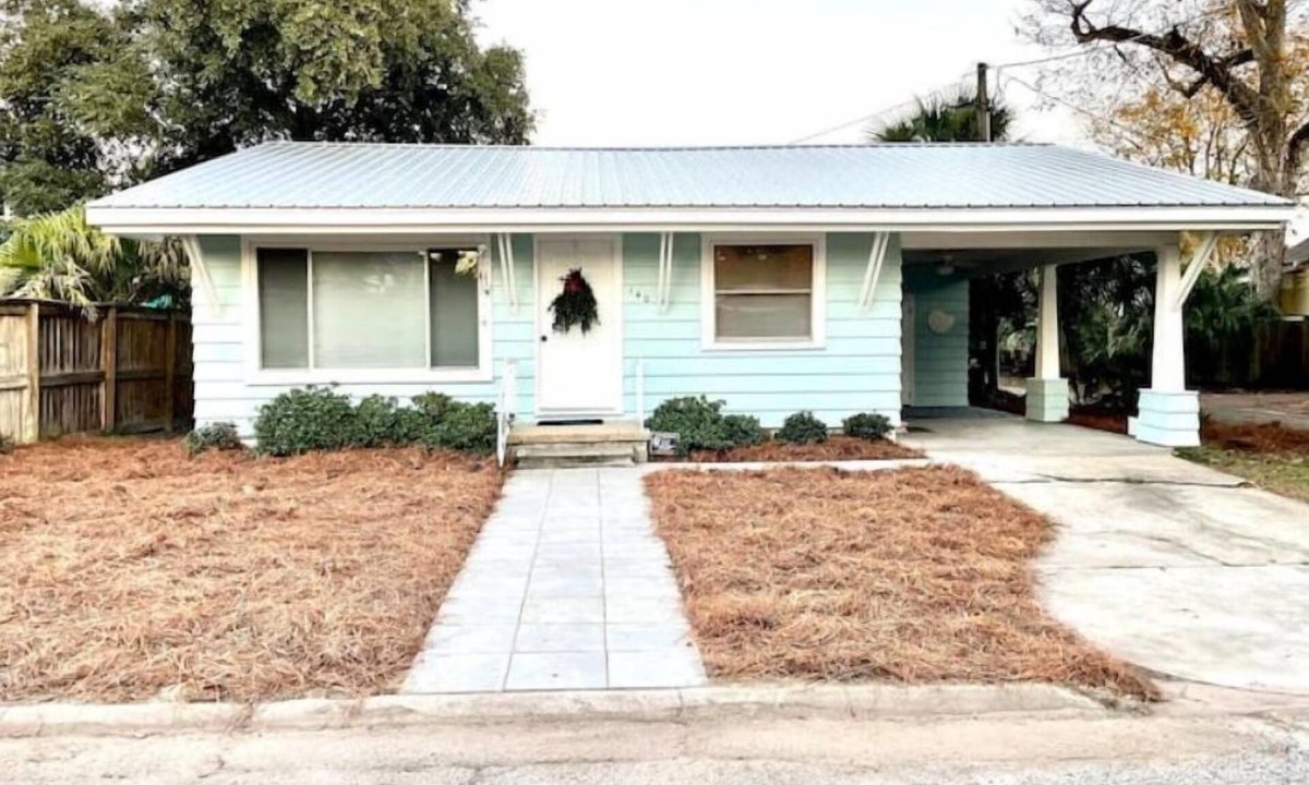 Biloxi Cottage | Cozy beach cottage in Biloxi and only 5 minutes from Ocean Springs!