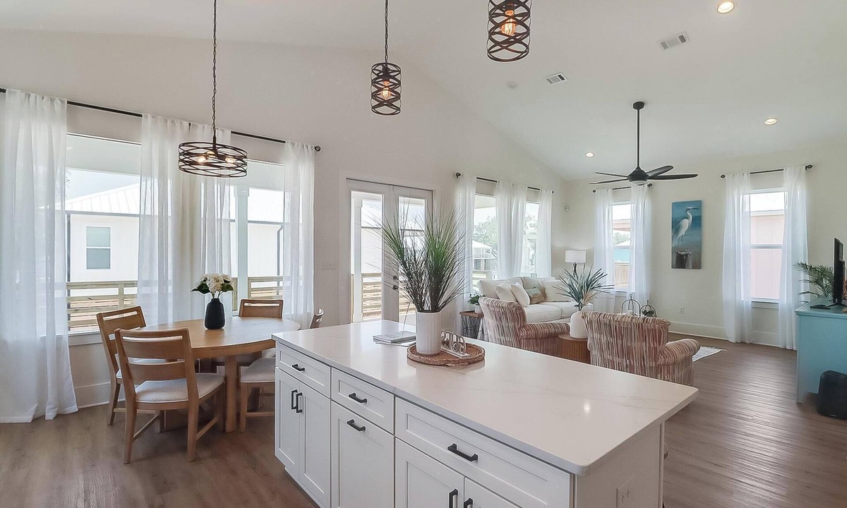 Mississippi City House | Cozy Bright Beach Home- Cajun Paradise -10 guest