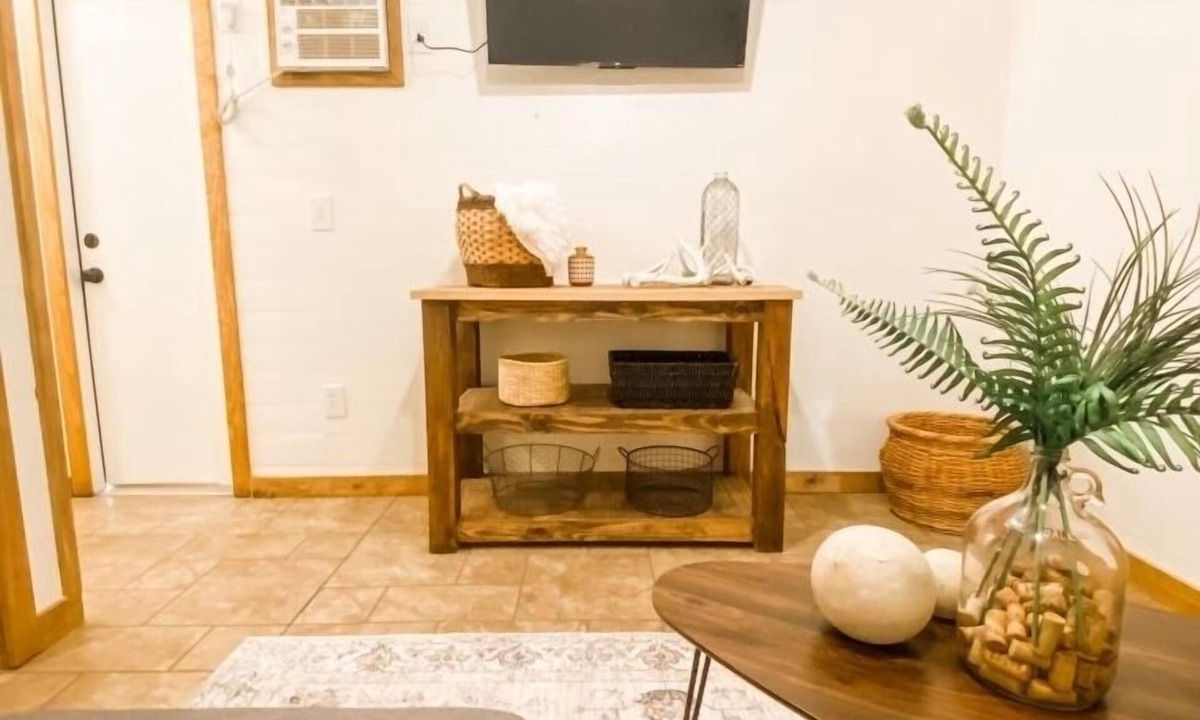 Washington Parish Cabin | Cozy cabin in serene natural setting. Rustic charm with modern amenities!