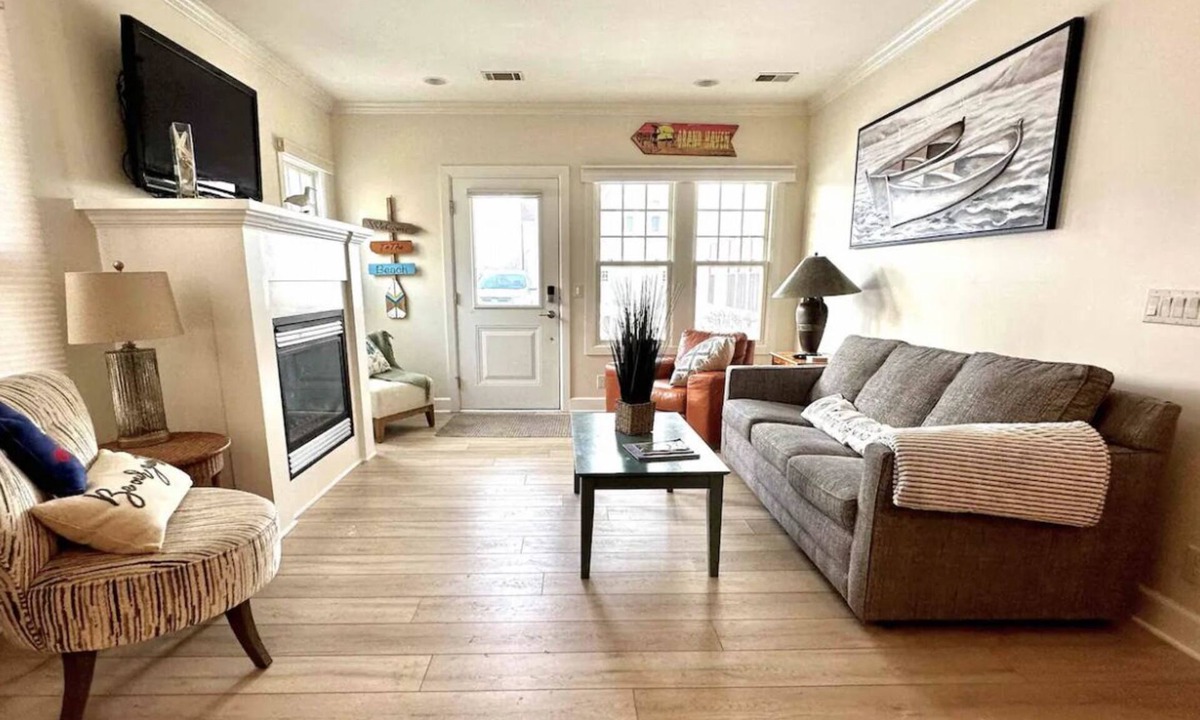 Grand Haven Condo | Cozy, convenient poolside by canal and beach .9 m Downtown shops and eateries